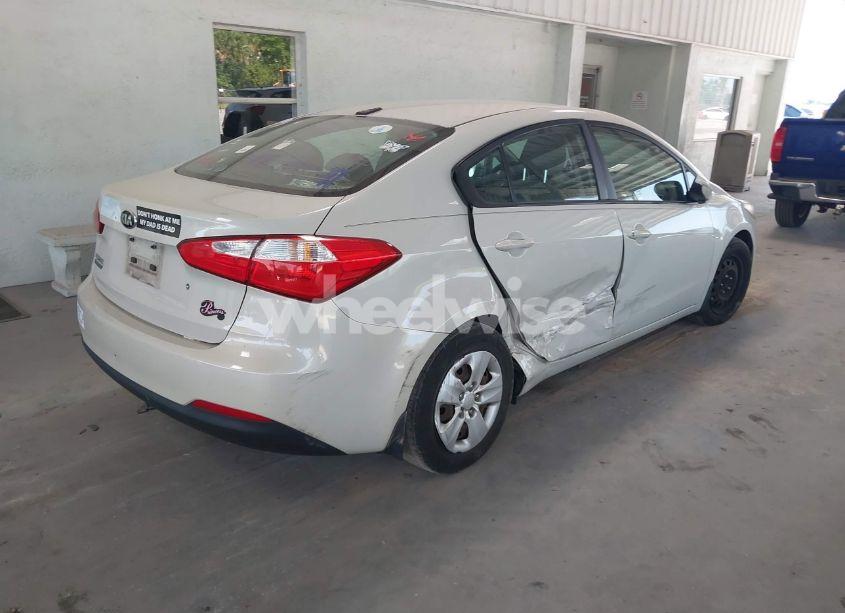 Photo 4 of 2015 Kia Forte LX (VIN KNAFK4A68F5295100)