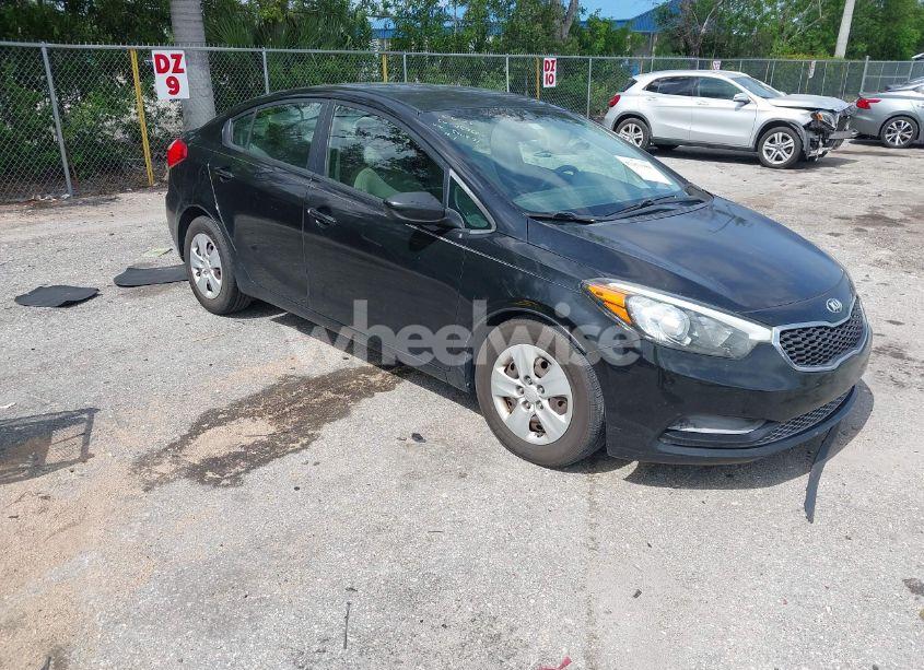 2015 Kia Forte LX (VIN KNAFK4A68F5390871) main photo