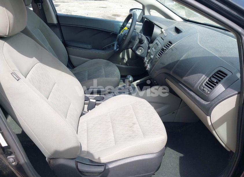 Photo 5 of 2015 Kia Forte LX (VIN KNAFK4A68F5390871)