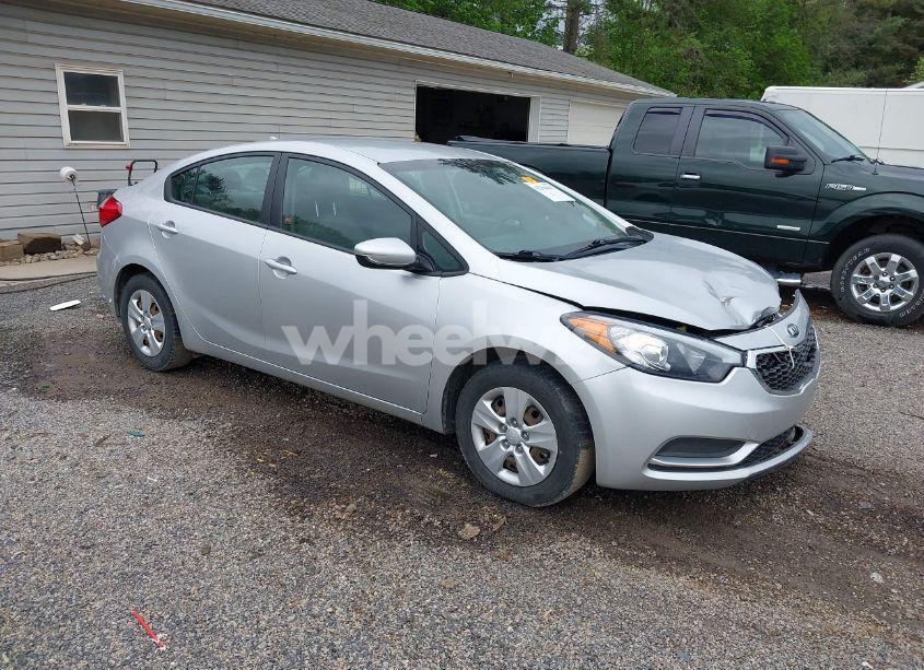 2016 Kia Forte LX (VIN KNAFK4A69G5502921) main photo