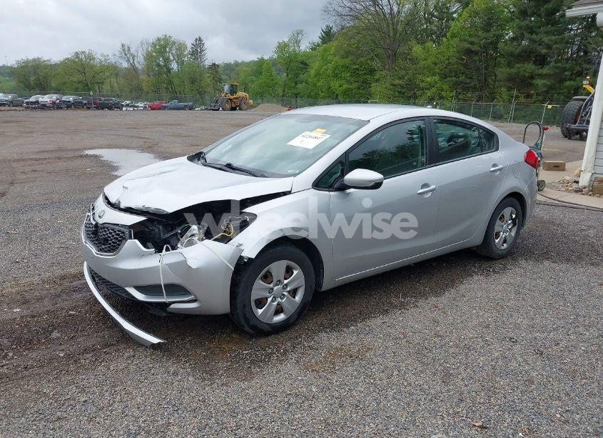 Photo 2 of 2016 Kia Forte LX (VIN KNAFK4A69G5502921)