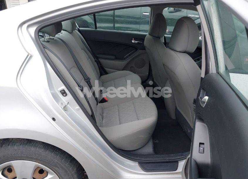 Photo 8 of 2016 Kia Forte LX (VIN KNAFK4A69G5502921)