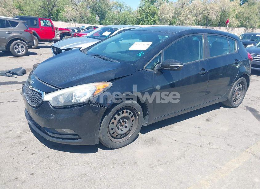 Photo 2 of 2016 Kia Forte LX (VIN KNAFK5A80G5606060)