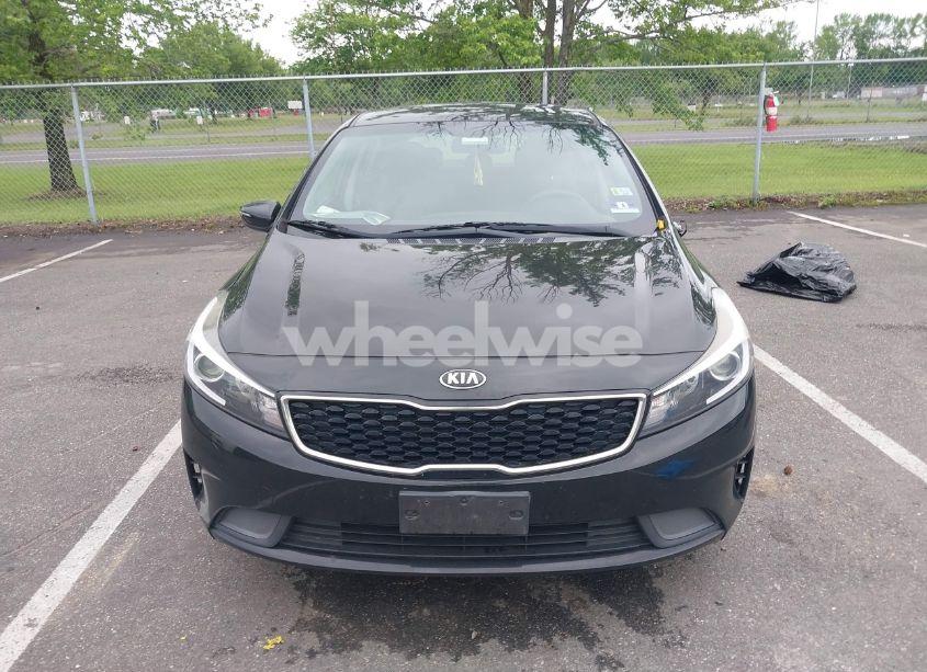 Photo 12 of 2017 Kia Forte LX (VIN KNAFK5A81H5695252)