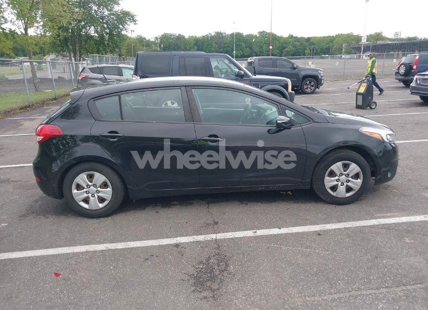 Photo 13 of 2017 Kia Forte LX (VIN KNAFK5A81H5695252)