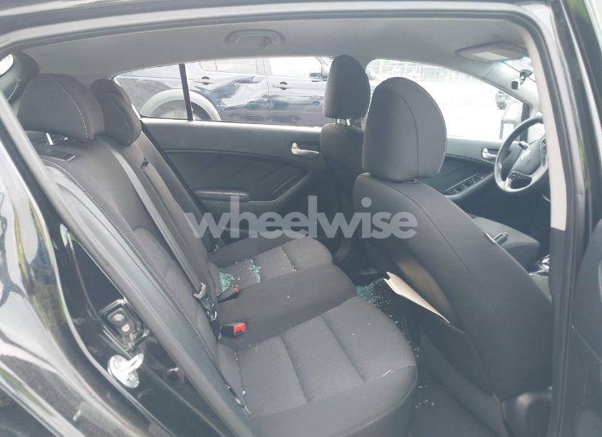 Photo 8 of 2017 Kia Forte LX (VIN KNAFK5A81H5695252)