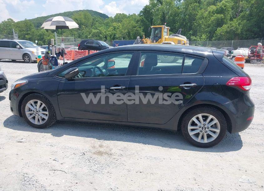 Photo 14 of 2017 Kia Forte LX (VIN KNAFK5A83H5670241)