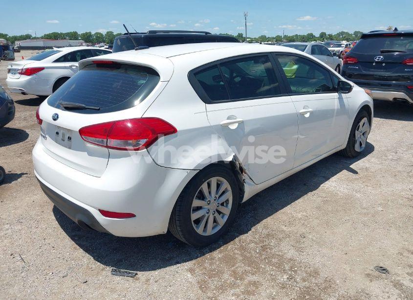 Photo 4 of 2016 Kia Forte LX (VIN KNAFK5A85G5584833)