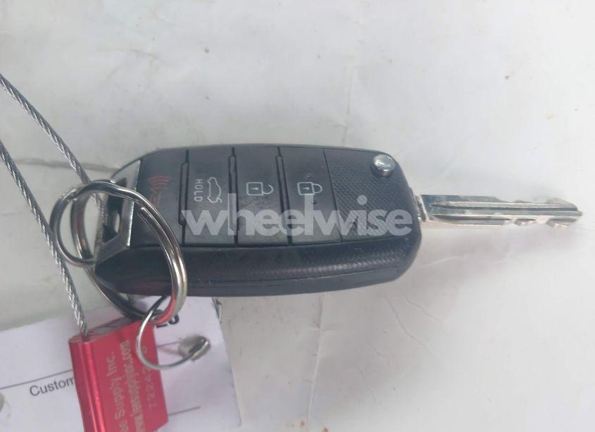 Photo 11 of 2016 Kia Forte LX (VIN KNAFK5A86G5583965)