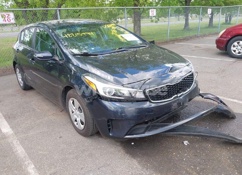 2017 Kia Forte LX (VIN KNAFK5A86H5684389) main photo