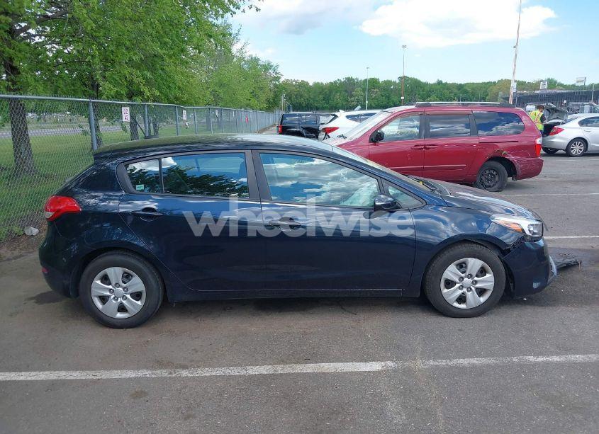 Photo 13 of 2017 Kia Forte LX (VIN KNAFK5A86H5684389)