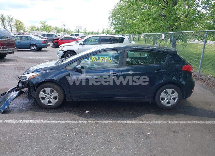 Photo 14 of 2017 Kia Forte LX (VIN KNAFK5A86H5684389)