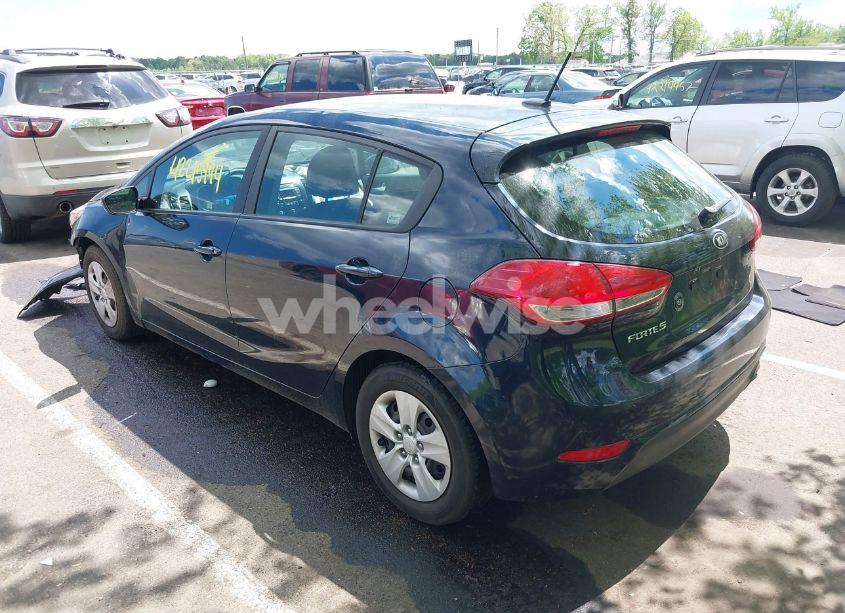 Photo 3 of 2017 Kia Forte LX (VIN KNAFK5A86H5684389)