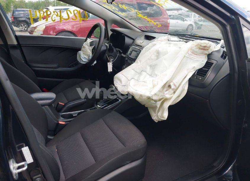 Photo 5 of 2017 Kia Forte LX (VIN KNAFK5A86H5684389)