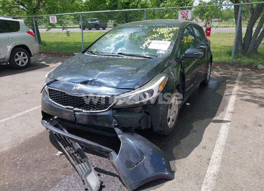 Photo 6 of 2017 Kia Forte LX (VIN KNAFK5A86H5684389)