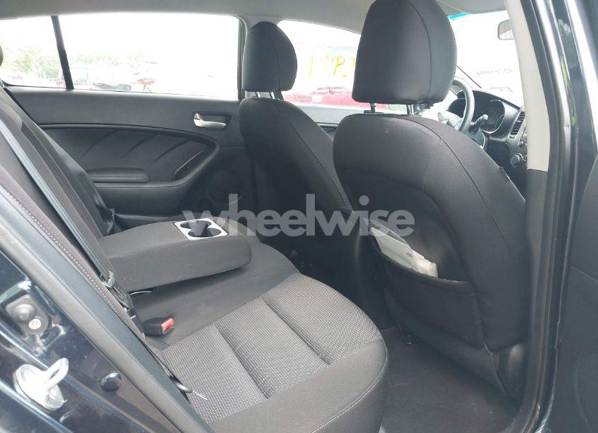 Photo 8 of 2017 Kia Forte LX (VIN KNAFK5A86H5684389)