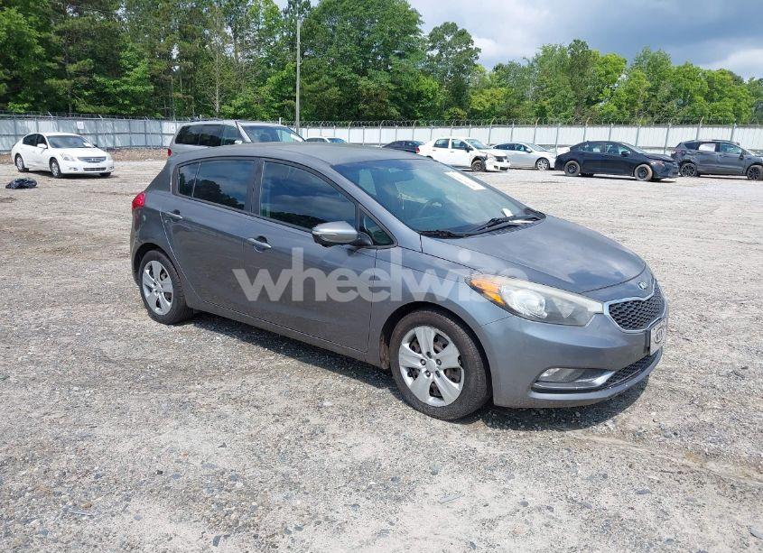 2016 Kia Forte LX (VIN KNAFK5A89G5630678) main photo