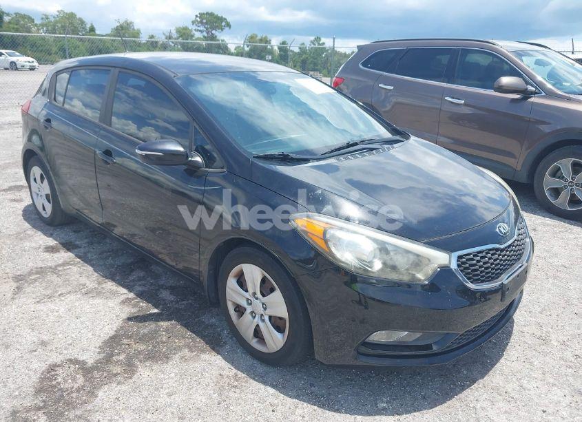 2016 Kia Forte LX (VIN KNAFK5A8XG5607717) main photo