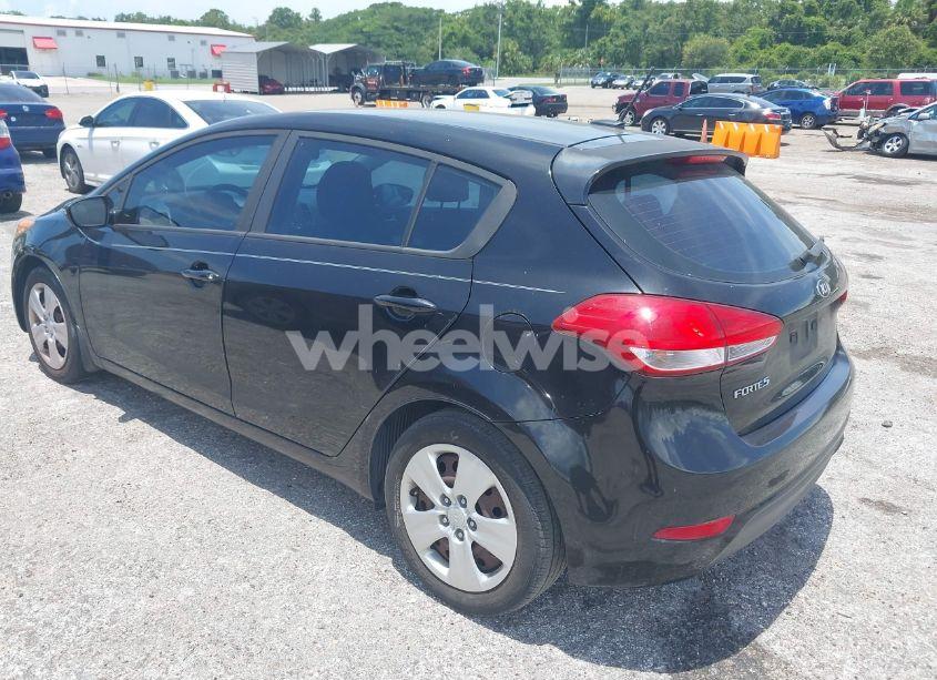 Photo 3 of 2016 Kia Forte LX (VIN KNAFK5A8XG5607717)