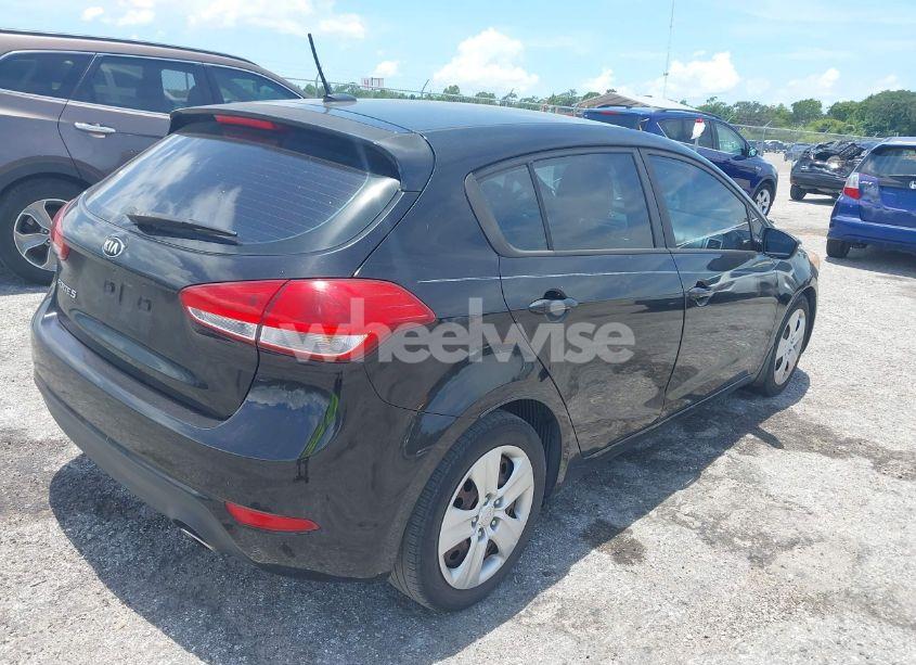 Photo 4 of 2016 Kia Forte LX (VIN KNAFK5A8XG5607717)