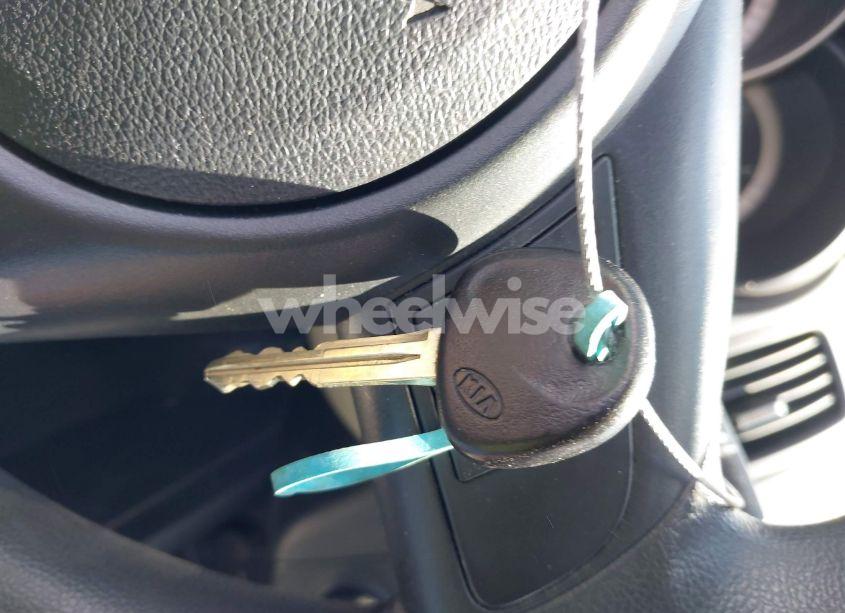 Photo 11 of 2010 Kia Forte LX (VIN KNAFT4A20A5041013)