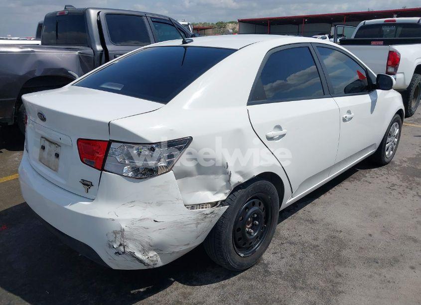 Photo 4 of 2010 Kia Forte LX (VIN KNAFT4A20A5041013)