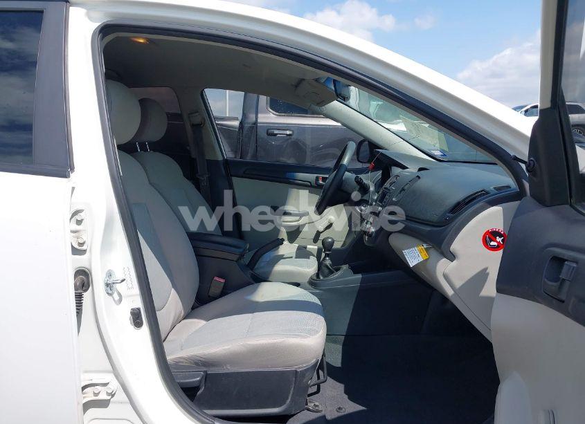 Photo 5 of 2010 Kia Forte LX (VIN KNAFT4A20A5041013)