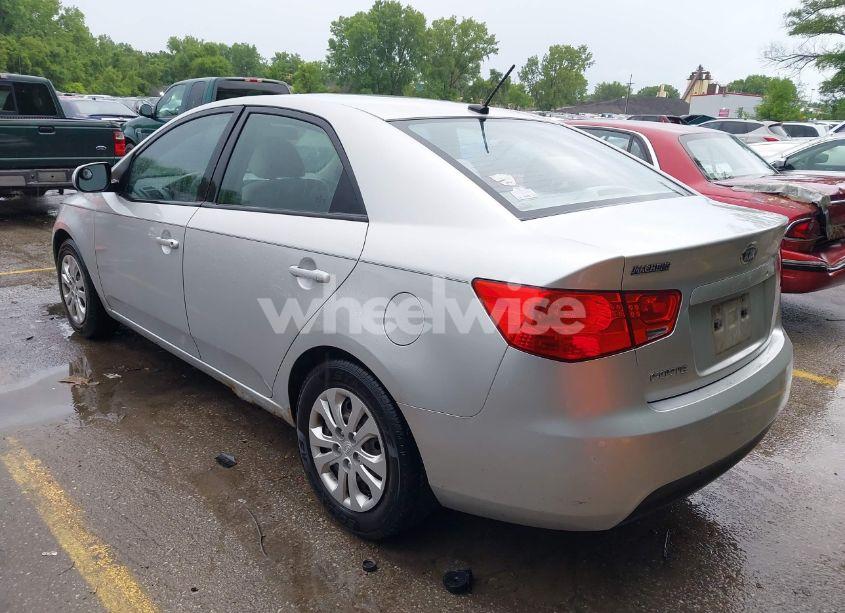 Photo 3 of 2010 Kia Forte LX (VIN KNAFT4A24A5052516)