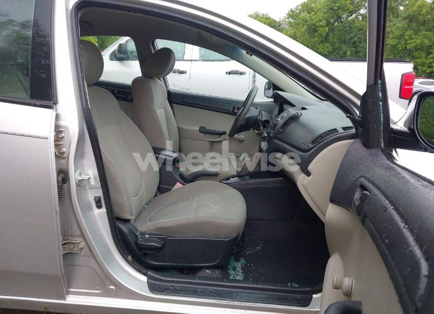 Photo 5 of 2010 Kia Forte LX (VIN KNAFT4A24A5052516)