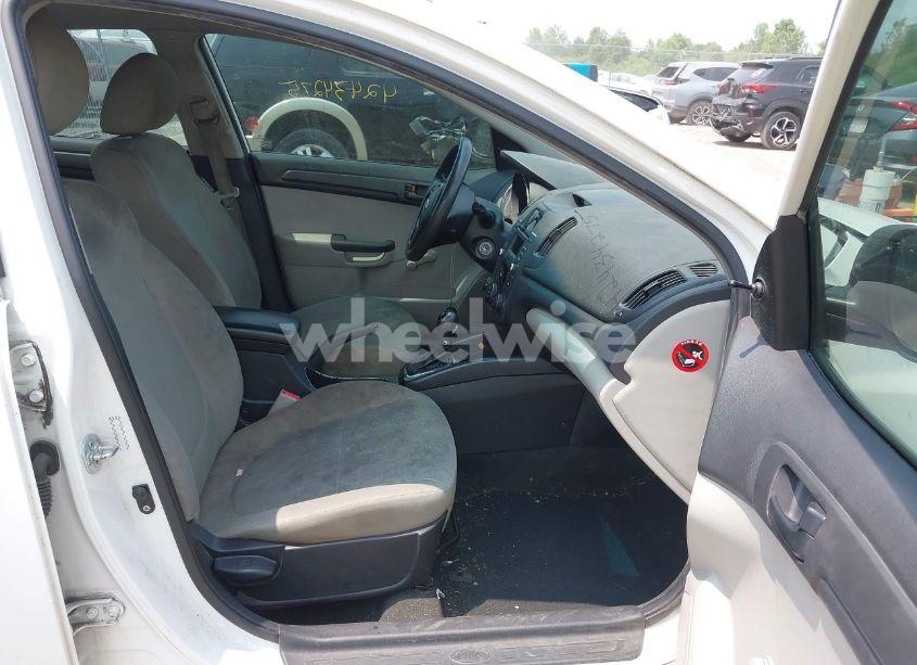 Photo 5 of 2013 Kia Forte LX (VIN KNAFT4A24D5715930)