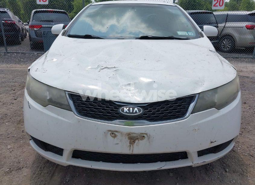Photo 6 of 2013 Kia Forte LX (VIN KNAFT4A24D5715930)