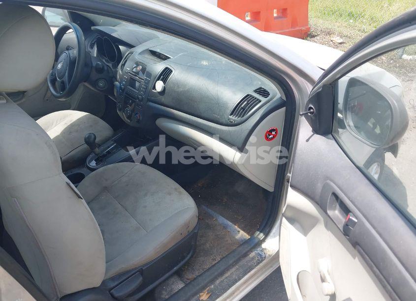 Photo 5 of 2010 Kia Forte LX (VIN KNAFT4A25A5047454)