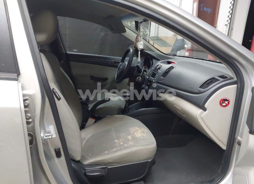 Photo 5 of 2012 Kia Forte LX (VIN KNAFT4A26C5595417)