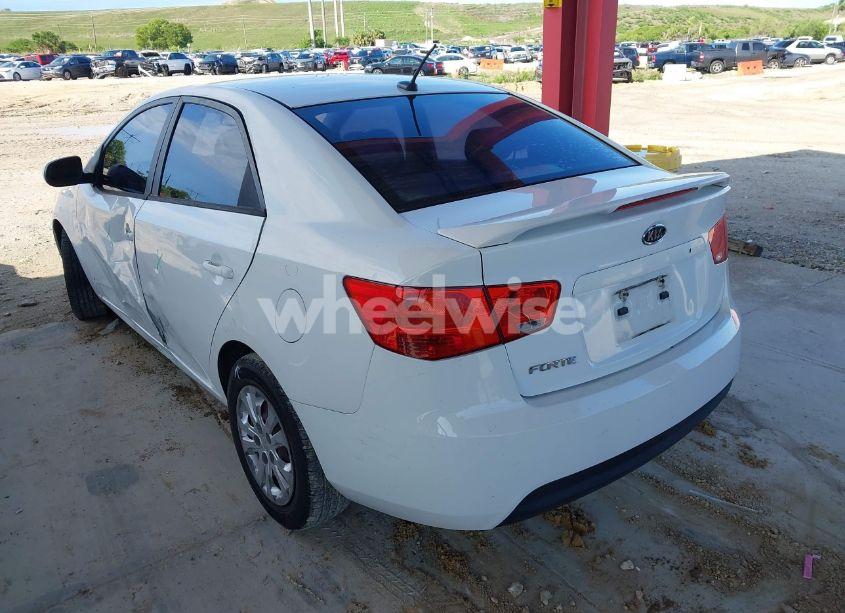 Photo 3 of 2012 Kia Forte LX (VIN KNAFT4A27C5624648)
