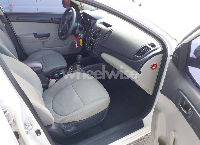 Photo 5 of 2012 Kia Forte LX (VIN KNAFT4A27C5624648)