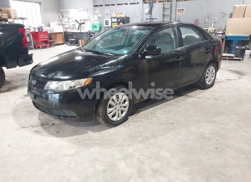 Photo 2 of 2010 Kia Forte LX (VIN KNAFT4A28A5047190)