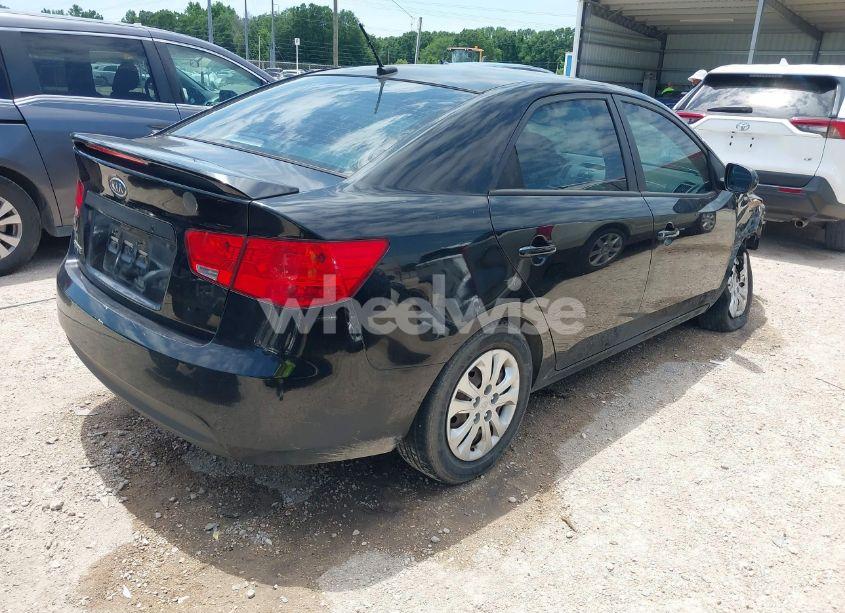 Photo 4 of 2013 Kia Forte LX (VIN KNAFT4A2XD5713972)