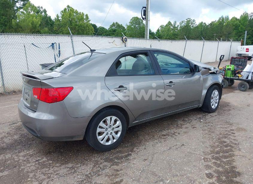 Photo 4 of 2013 Kia Forte EX (VIN KNAFU4A20D5663175)