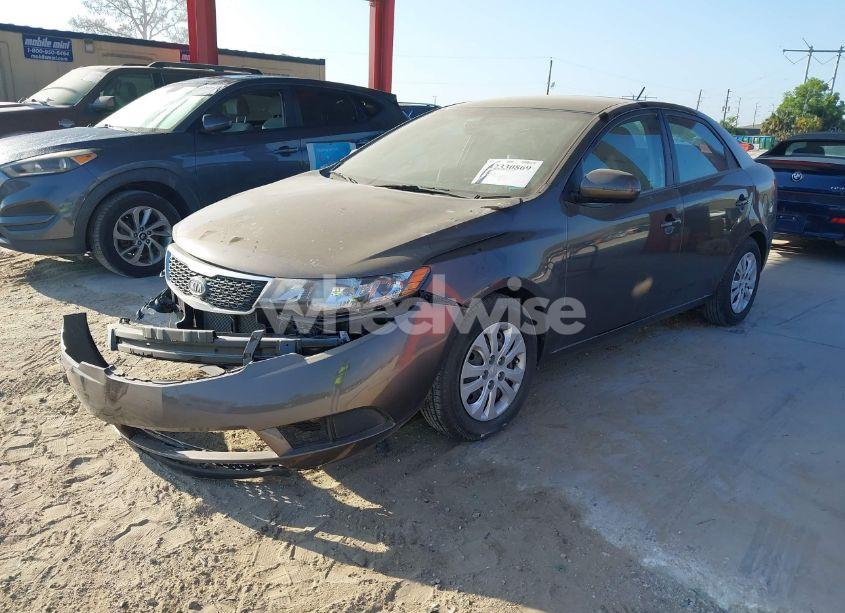 Photo 2 of 2013 Kia Forte EX (VIN KNAFU4A20D5736268)