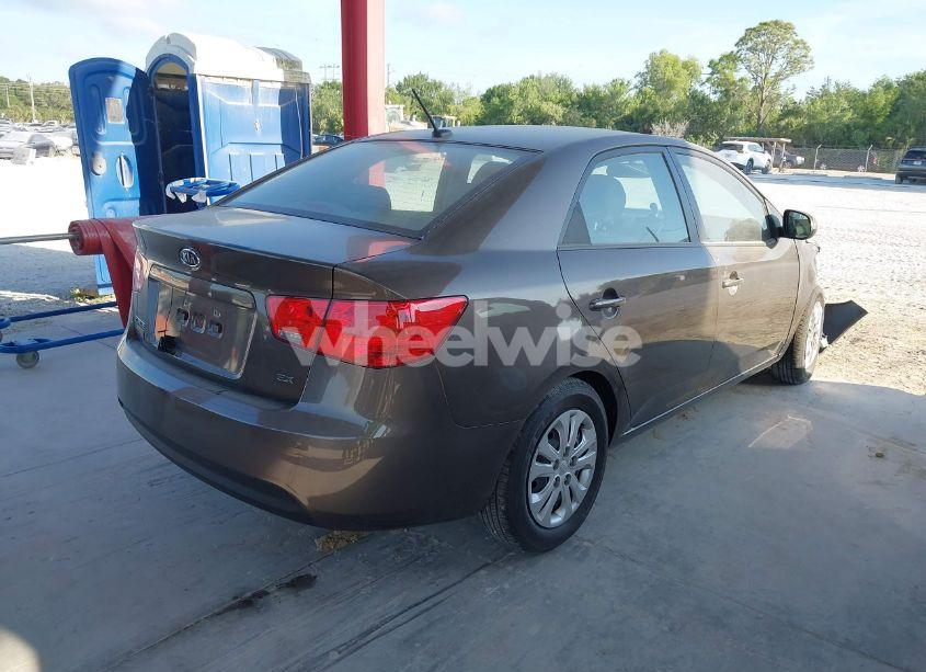 Photo 4 of 2013 Kia Forte EX (VIN KNAFU4A20D5736268)