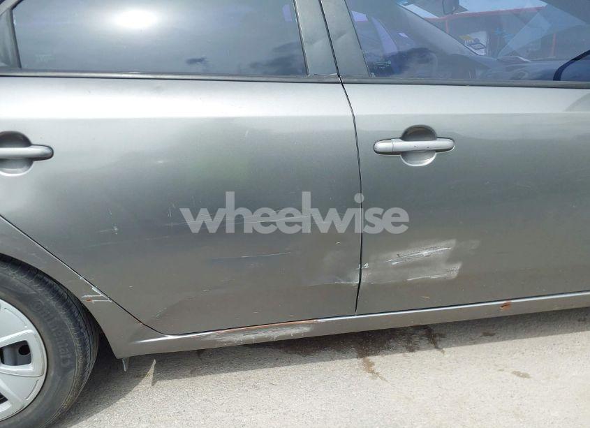 Photo 6 of 2010 Kia Forte EX (VIN KNAFU4A21A5214941)