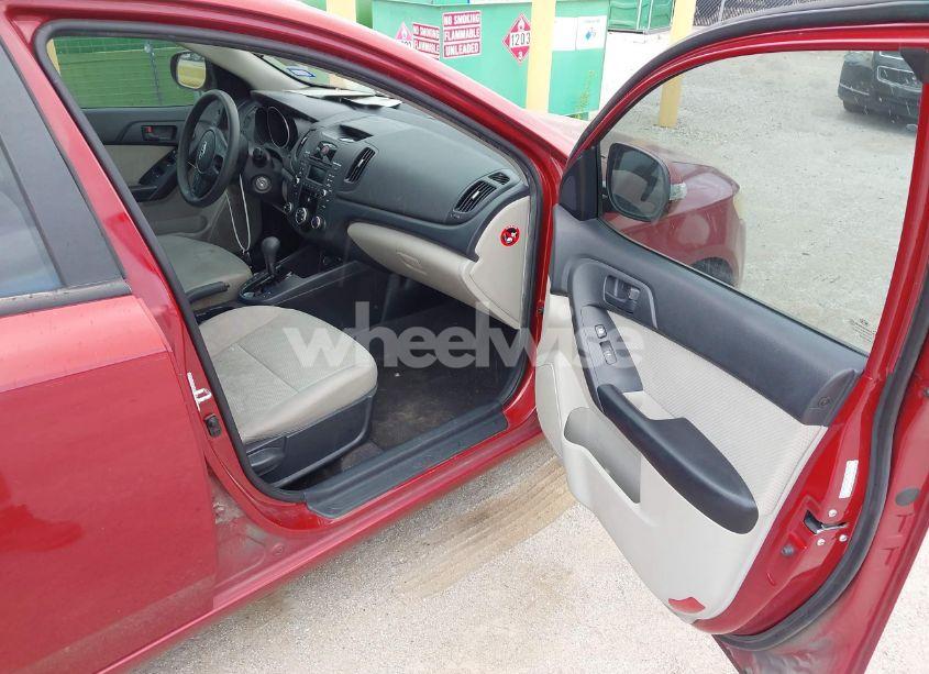 Photo 5 of 2010 Kia Forte EX (VIN KNAFU4A21A5862649)