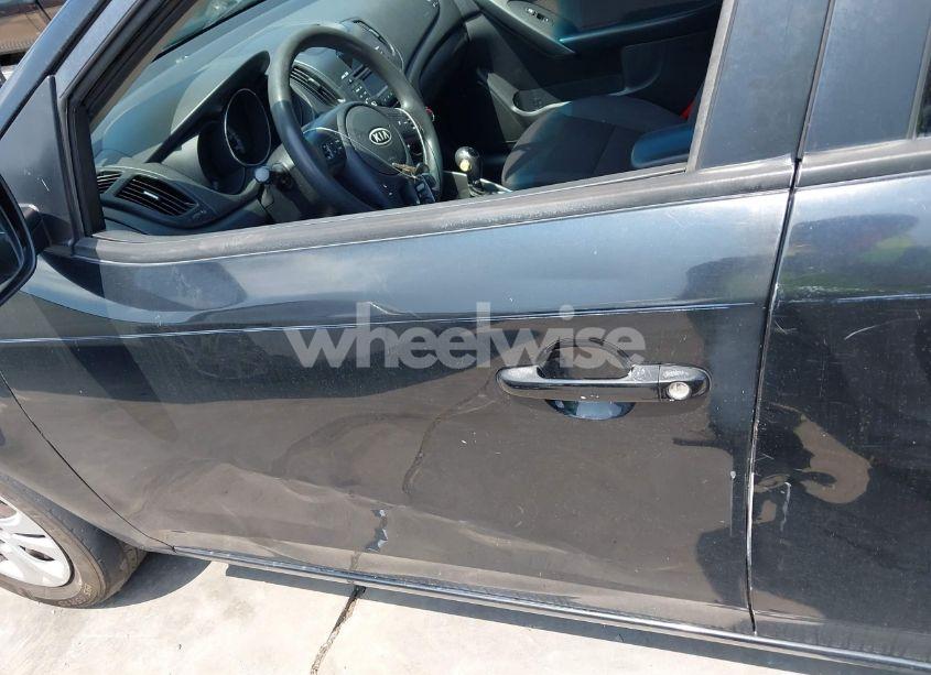 Photo 12 of 2013 Kia Forte EX (VIN KNAFU4A21D5669213)