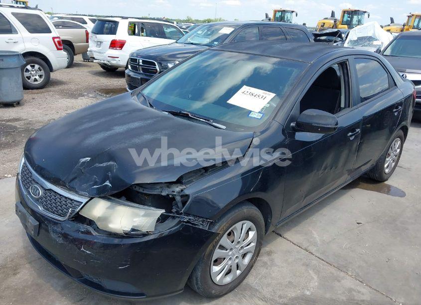 Photo 2 of 2013 Kia Forte EX (VIN KNAFU4A21D5669213)