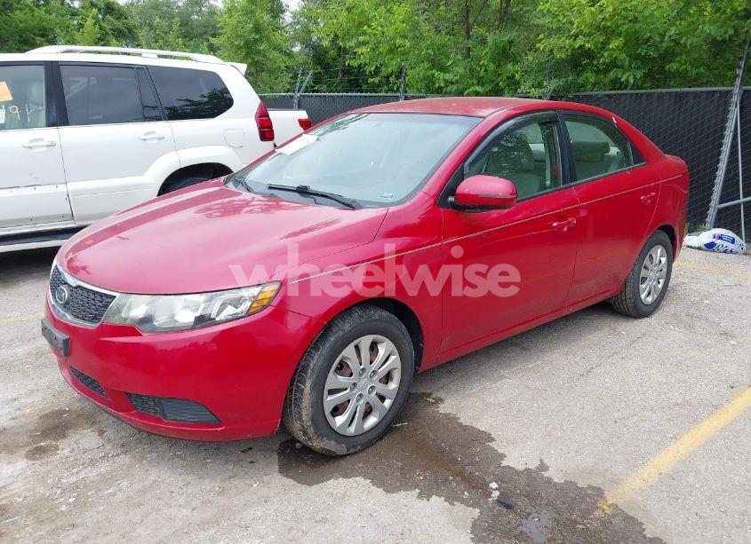 Photo 2 of 2013 Kia Forte EX (VIN KNAFU4A21D5700900)