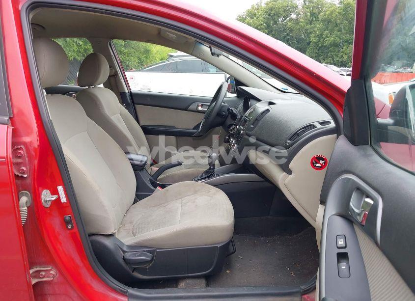 Photo 5 of 2013 Kia Forte EX (VIN KNAFU4A21D5700900)