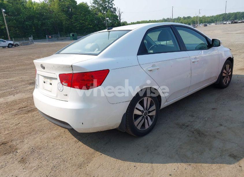 Photo 4 of 2013 Kia Forte EX (VIN KNAFU4A22D5665767)