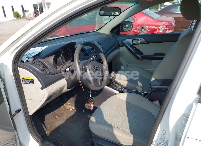 Photo 5 of 2013 Kia Forte EX (VIN KNAFU4A22D5665767)