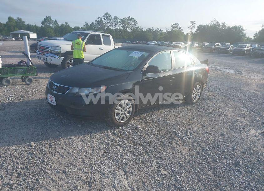 Photo 2 of 2013 Kia Forte EX (VIN KNAFU4A22D5704308)