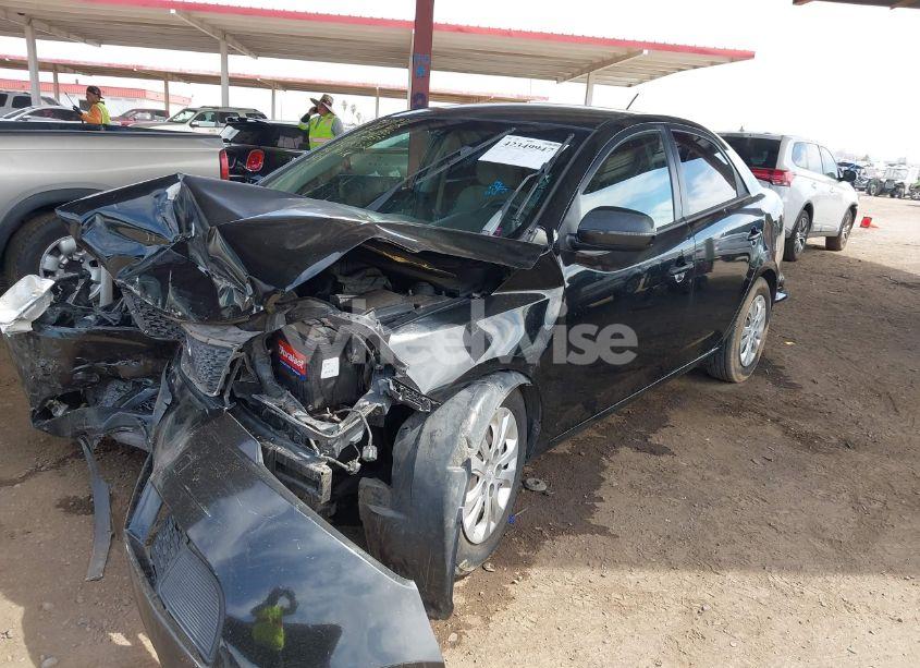 Photo 2 of 2013 Kia Forte EX (VIN KNAFU4A22D5715566)